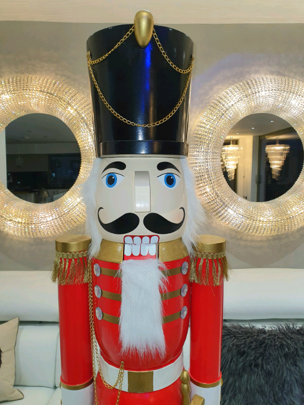 3ft wooden nutcracker